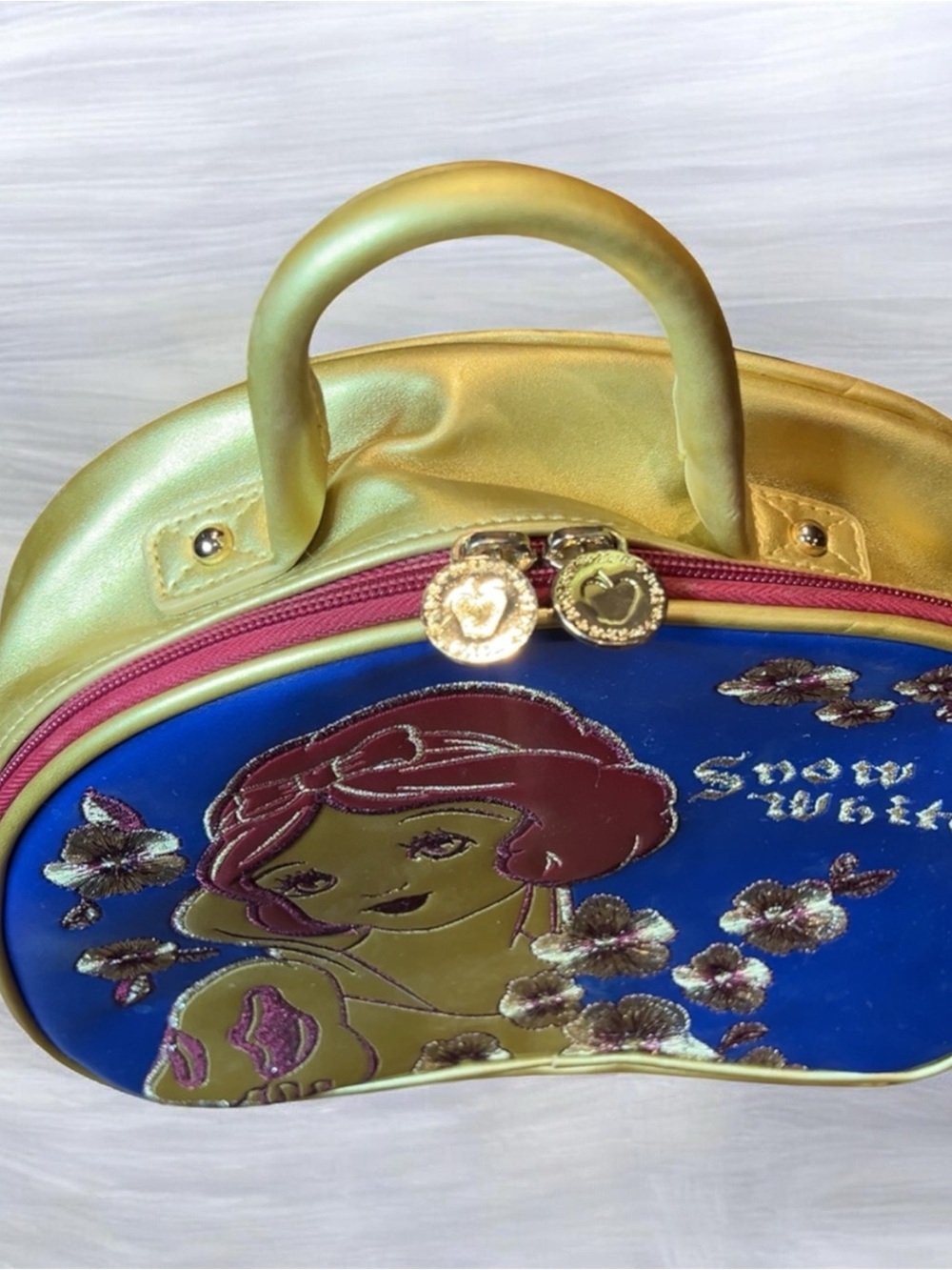 Disney 1937 Snow White Collection Makeup Bag Gold/Blue/Maroon Soft Embroidered - Picture 2 of 9